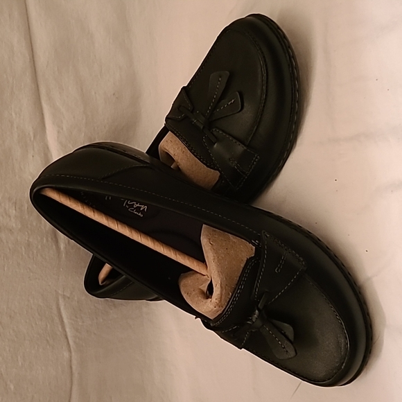 Clark's Leather Shoes - Picture 1 of 7